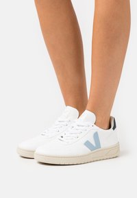 Veja V-10 - Sneakers - white/steel/nautico