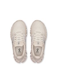 On CLOUDSWIFT 4 AD - Trainers - sand   ivory