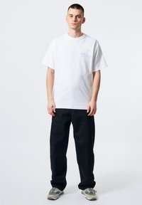 Dr.Denim TROOPER - Triko s potiskem - white mncrm swirl