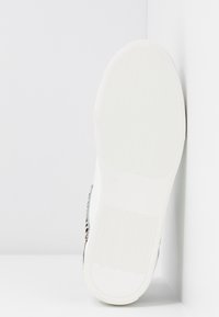 Steven New York SAVAX - Trainers - white