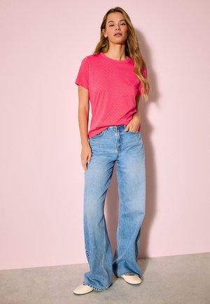 Next, REGULAR FIT - ESSENTIAL SHORT SLEEVE CREW NECK - Printtipaita - pink heart graphic