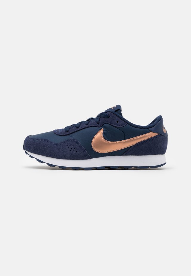 Blaue Nike Sportswear Schuhe Online Kaufen Upgrade Fur Deinen Schuhschrank Zalando
