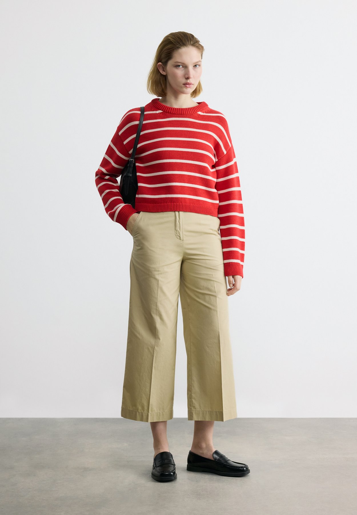 CROPPED LIGHTWEIGHT