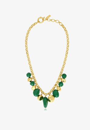 Collier chaîne en or avec des perles vertes et dorées irrégulières alternées suspendues sur le devant, avec un fermoir rond et des maillons réglables.