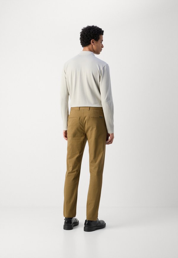 SEASONAL CORE STUART WASHED - Chinos2