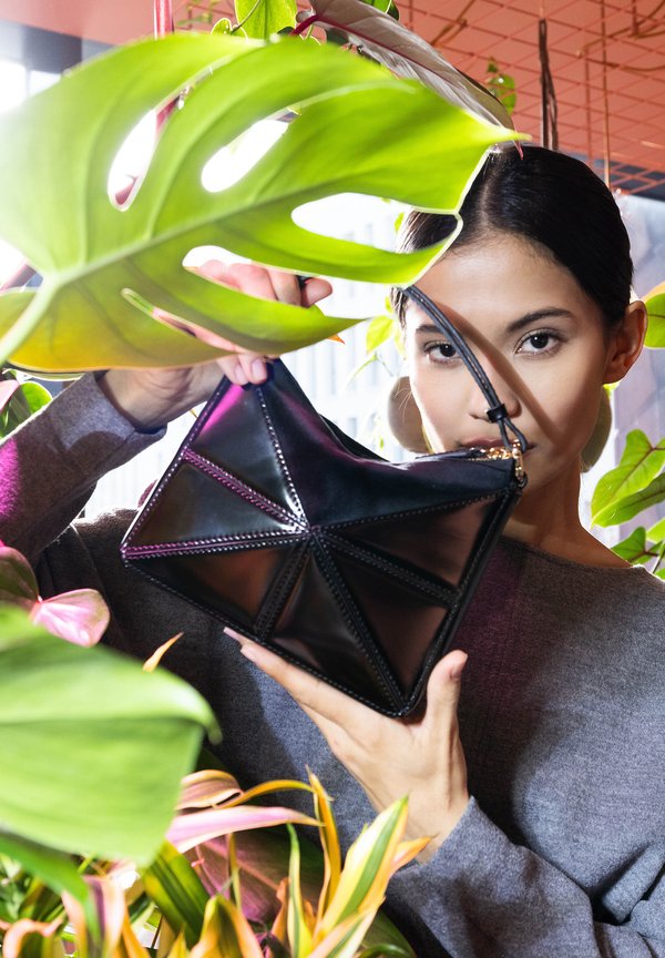 TRIANGLE - Handtasche