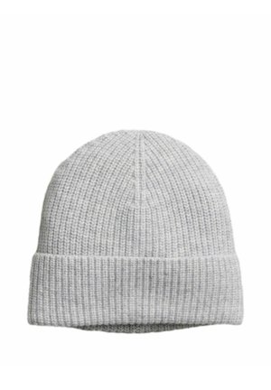Hellgraue gestrickte Beanie-Mütze mit umgeschlagenem Rand und gerippter Textur, entworfen für Wärme und legere Kleidung.