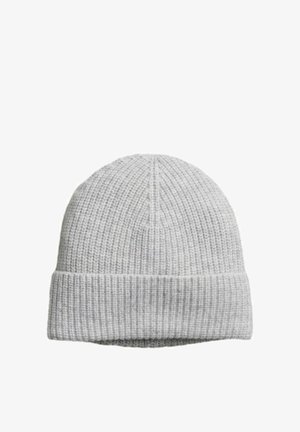 Hellgraue gestrickte Beanie-Mütze mit umgeschlagenem Rand und gerippter Textur, entworfen für Wärme und legere Kleidung.