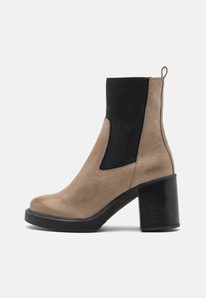Pavement ADELE - Bottines à plateau - taupe