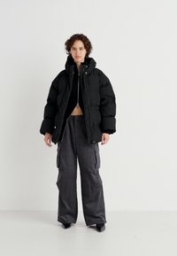Weekday WAISTED PUFFER JACKET - Téli dzseki - black