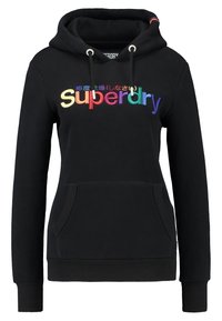 Černá mikina s kapucí z měkké látky. Má vícebarevný vyšívaný nápis „superdry“, přední kapsu a žebrované manžety a lem.