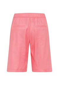 Roze linnen bermuda shorts met een elastische tailleband, voorzien van twee achterzakken en een rechte snit, gladde textuur en zonder zichtbare sluitingen.