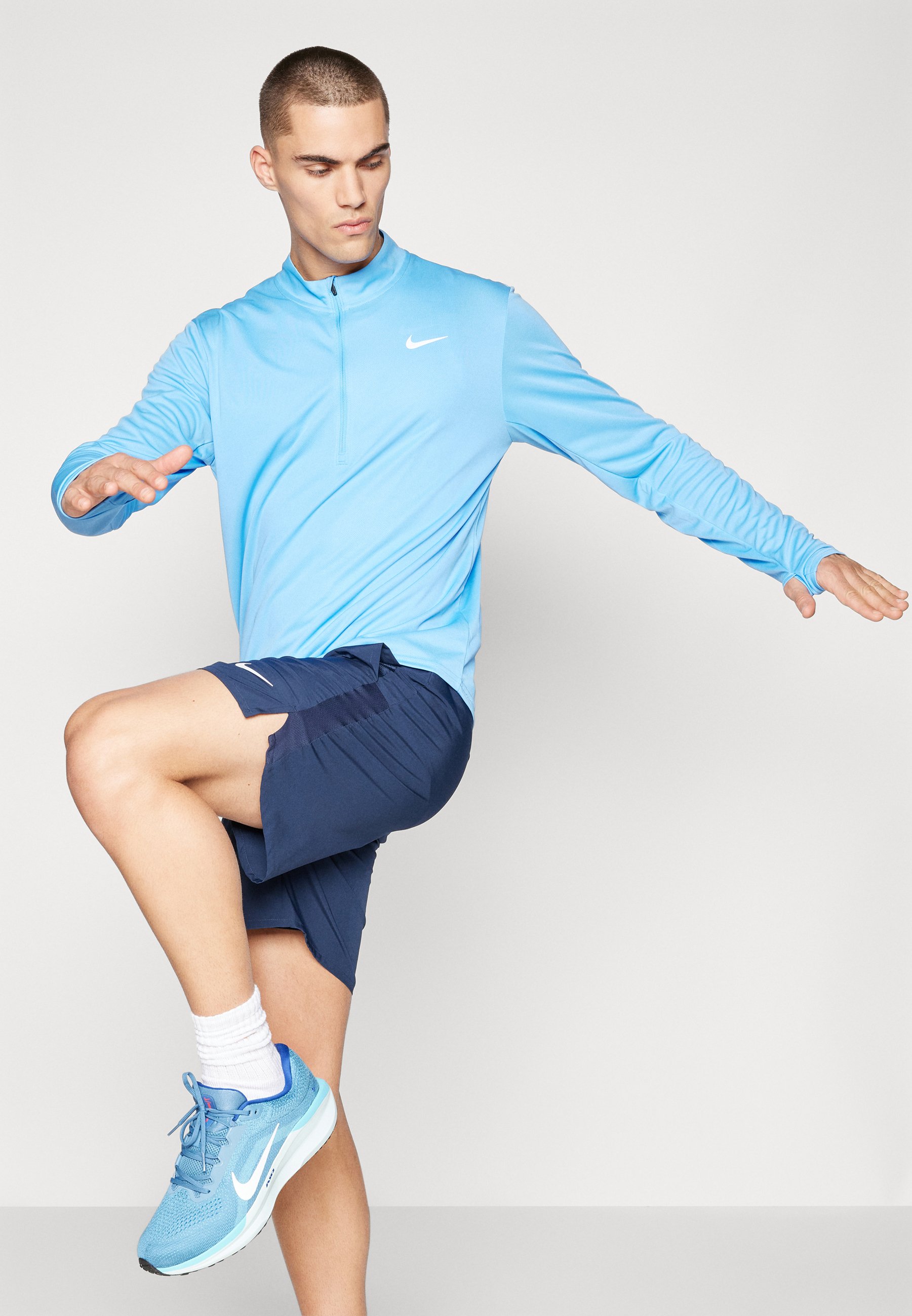 nike running long sleeve pacer in mint