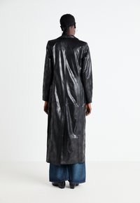 Weekday NANCY COAT - Klassinen takki - shiny black