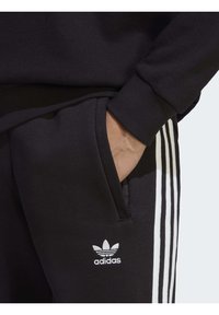 adidas Originals TREFOIL CREW - Sweatshirt - black