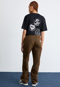 Carhartt WIP LEO PIERCE PANT STRAIGHT - Pantalones - brown