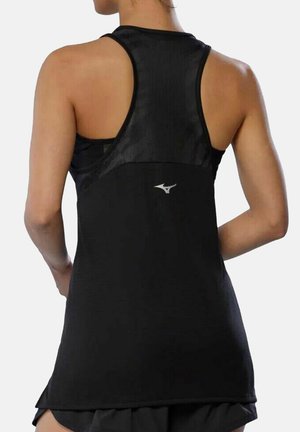 Camiseta deportiva negra sin mangas con un diseño acanalado texturizado, estilo de espalda nadadora y un detalle de logo en la parte de atrás. Presenta un corte holgado y un dobladillo redondeado.