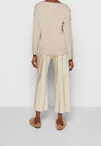 By Malene Birger Svetr - sand
