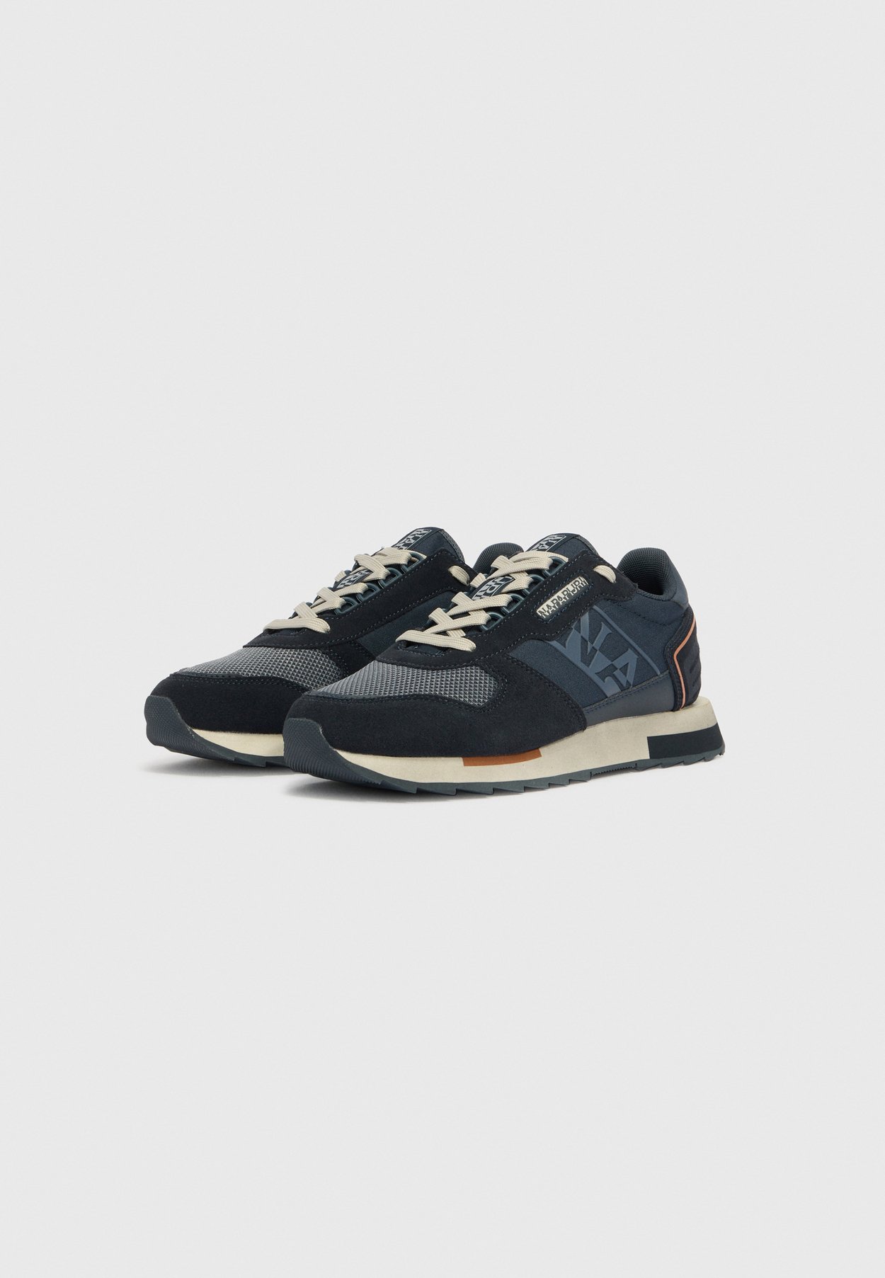 Sneaker low