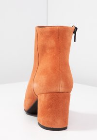 Vero Moda Boots à talons - tan