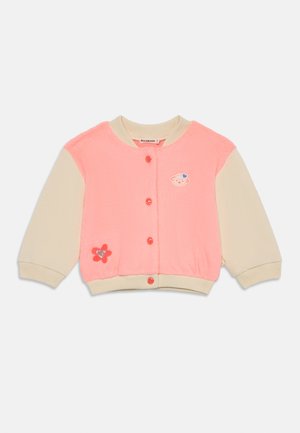 Barn cardigan i rosa fleece med beige ermer, med rund hals, frontknapper og broderte blomster- og dyremotiver.