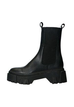 Bottine en cuir noir avec semelle crantée épaisse, panneaux latéraux élastiques et languettes à l'avant et à l'arrière.