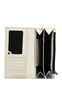 Portafoglio in pelle bianca aperto per mostrare un interno nero, con scomparti per carte, una finestra trasparente per l'ID e diversi compartimenti per l'organizzazione.