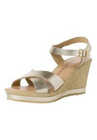 Sandali con zeppa e cinturini in oro metallico, punte aperte e fibbia alla caviglia. Presentano un tacco avvolto in juta textured e una soletta liscia e naturale.