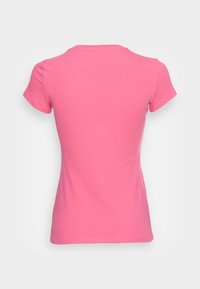 Guess Triko s potiskem - pink