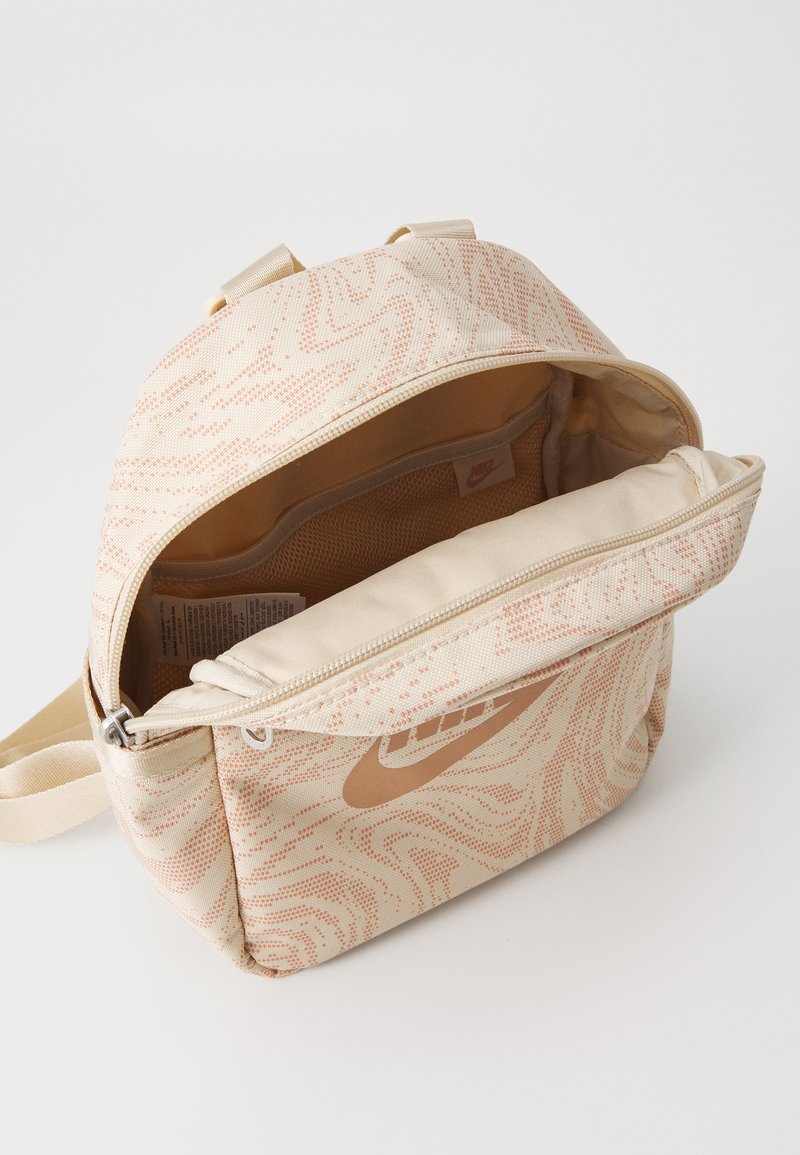 Nike Sportswear FUTURA MINI UNISEX Tagesrucksack sanddrift