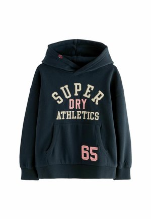 Felpa navy in misto cotone, con tasca frontale, grande testo bianco e rosa che recita "SUPER DRY ATHLETICS" e il numero rosa "65."
