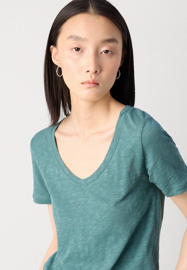 SHORT SLEEVE V NECK - Basic T-shirt - summer pine3