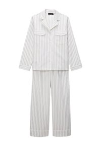 Ensemble de pyjama rayé en blanc avec des lignes verticales multicolores étroites. Il comprend une chemise à col avec deux poches avant et un pantalon à jambes larges.