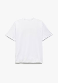 Witte katoenen T-shirt met een ronde hals, korte mouwen en een rechte snit. Geen zichtbare logo's of patronen op de achterkant. Gladde textuur.