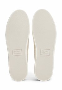Tommy Hilfiger Loafers - ecru