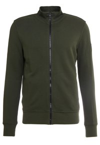 Zelená mikina na zip s vysokým límcem, vyrobená z měkké látky, s žebrovanými manžetami a lemem a hladkým zipem vpředu.