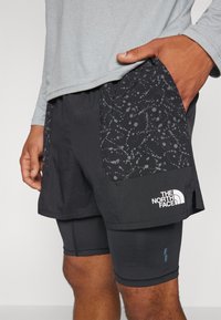 The North Face SUNRISER 2IN1 SHORT 4IN - Sporta šorti - black