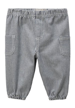 Pantalon rayé avec taille élastique, comportant deux poches latérales. Conçu dans un motif rayé bleu et blanc, en tissu doux.