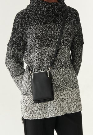 Strickpullover - black