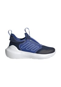 Zapatilla de deporte azul marino sin cordones con acentos en azul claro, lengüetas elásticas, parte superior de malla y suela blanca acolchada etiquetada como "Cloudfoam".
