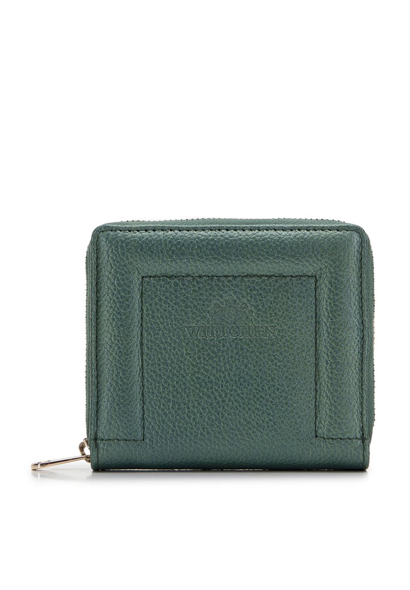 Portafoglio in pelle verde con finitura testurizzata, chiusura a zip e un logo goffrato discreto sul fronte. Forma rettangolare con bordi cuciti.