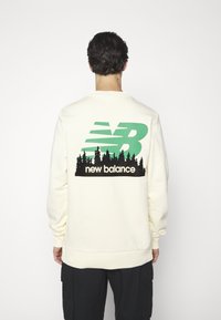 New Balance Sudadera - off-white