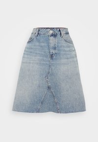 Lys blå denimskjørt, A-linje form, mid-rise liv, front sømdetaljer, fem-lomme design, litt slitte detaljer.