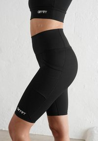 aim’n® Double Pocket Biker Short - Tamprės - black