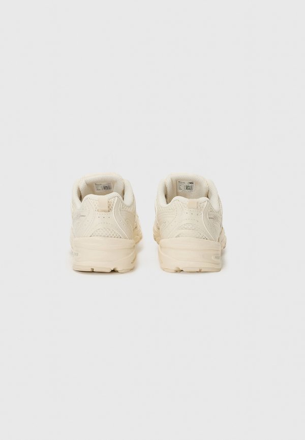 530 - Trainers - beige2