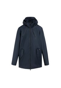 Chaqueta con capucha en azul oscuro, con cremallera frontal, dos bolsillos frontales en ángulo con solapas y cuerdas de ajuste en la capucha.