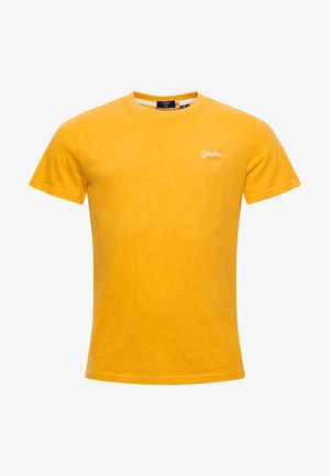 T-shirt pour homme jaune moutarde à col rond et manches courtes, avec petit logo blanc sur la poitrine gauche.