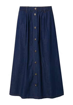 La jupe en jean présente une couleur bleu foncé, une ceinture élastique, une fermeture à boutons sur le devant avec des boutons en métal, et des plis verticaux pour un ajustement décontracté.