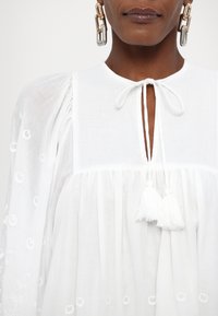 MILLE DAISY DRESS - Kjole - white