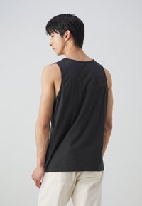 Levi's® RELAXED GRAPHIC TANK - Top - meteorite